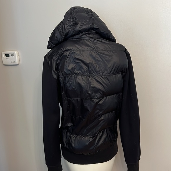 Lululemon men black jacket in size Small. - Picture 4 of 7